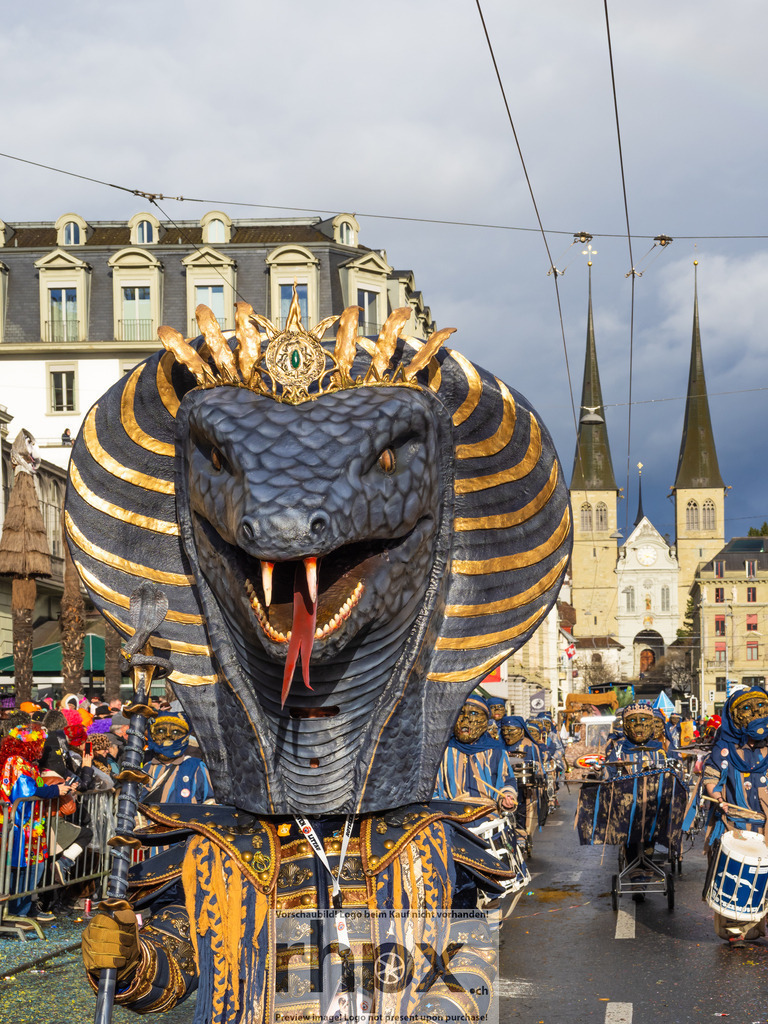 Fritschi-Umzug Luzern 2026 | Foto-Standort: Schweizerhof Luzern - Realisiert mit Pictrs.com
