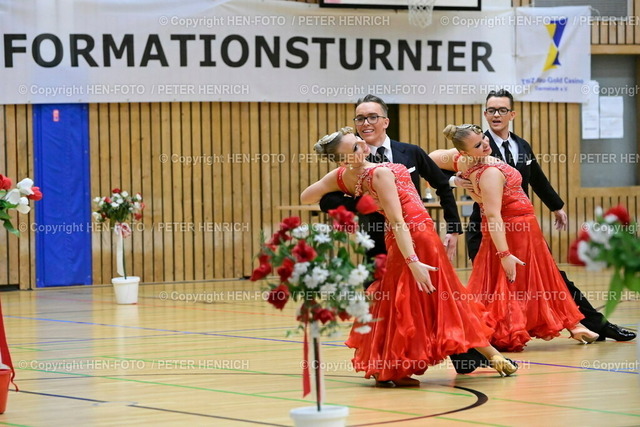 20230114-1353-formationstanz-buli-HENFOTO | 14.01.2023 Tanzsport 2. Bundesliga Süd West Formationsturnier Formationstanzen Standard FG Hofheim Friedberg A (Foto: Peter Henrich) - Realisiert mit Pictrs.com