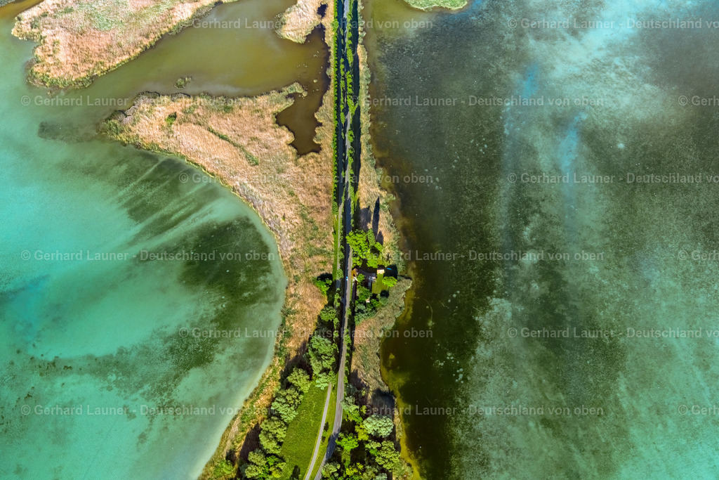 4028412 | REICHENAU 17.05.2020 Uferbereiche am Seegebiet des Insel Reichenau entlang der Pirminstraße in Reichenau im Bundesland Baden-Württemberg, Deutschland. // Riparian areas on the lake area of Insel Reichenau on street Pirminstrasse in Reichenau in the state Baden-Wurttemberg, Germany. Foto: Gerhard Launer