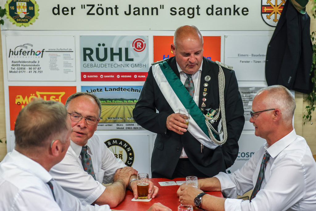 top-top.de 240629-011 | Foto, Video, Fotografie, Videografie, Fotobox, DJ, Discjockey, Musik, Musikbox, Veranstaltung, Photobooth, Amazon, Ebay, Buchtipp, Bestseller, Autor, Verlag, Buch, Wesel, Hamminkeln, NRW, Dinslaken, Rees, Drohne, Hochzeit, Party, Fotobox, Wesel, Fotograf