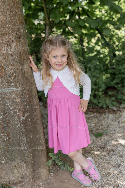 R6__7559 | Professionelle Kindergartenfotografie in Bayern - liebevolle, natürliche Kinderfotos. Jetzt Galerie ansehen und Lieblingsbilder bestellen! - Realisiert mit Pictrs.com