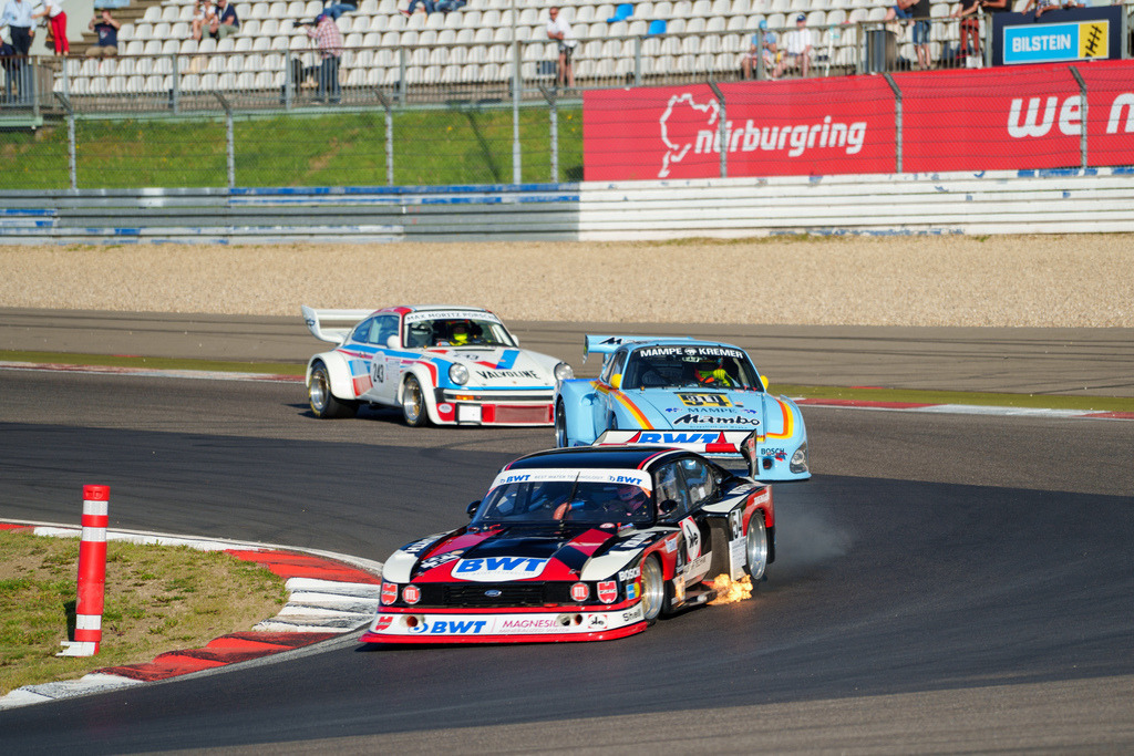 Belmot Oldtimer Grand Prix 2024 | 10.08.2024 Belmot Oldtimer Grand Prix 2024, Nürburgring,Deutschland, Bild: Klasse DRM Revival in Führung liegend #54 Peter Mücke und Stefan Mücke im Ford Turbo Capri von Mücke Motorsport - Realisiert mit Pictrs.com
