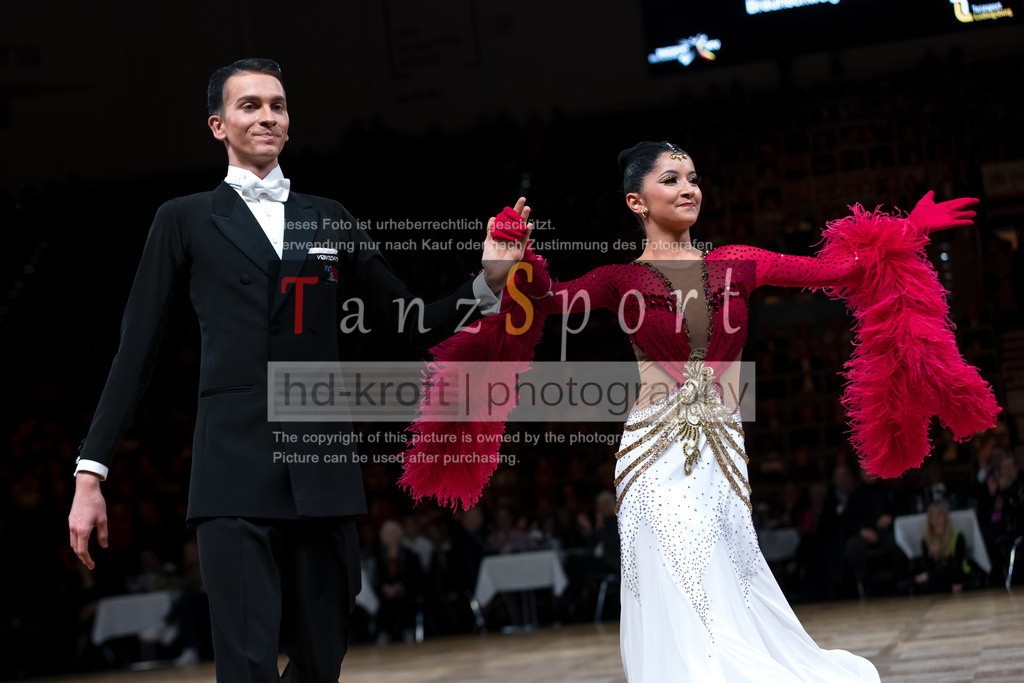 20241109_DM-Formationen_6889 | Tanzsportbilder, Standardtanz, Lateintanz, WDSF, DTV, LTVB, dancecomp, goc, hessen tanzt, blaues band der spree, walzer, tango, wiener walzer, slowfox, quickstepp, samba, rumba, cha-cha-cha, paso doble. jive, hd-kroft photography, turniertanzsport