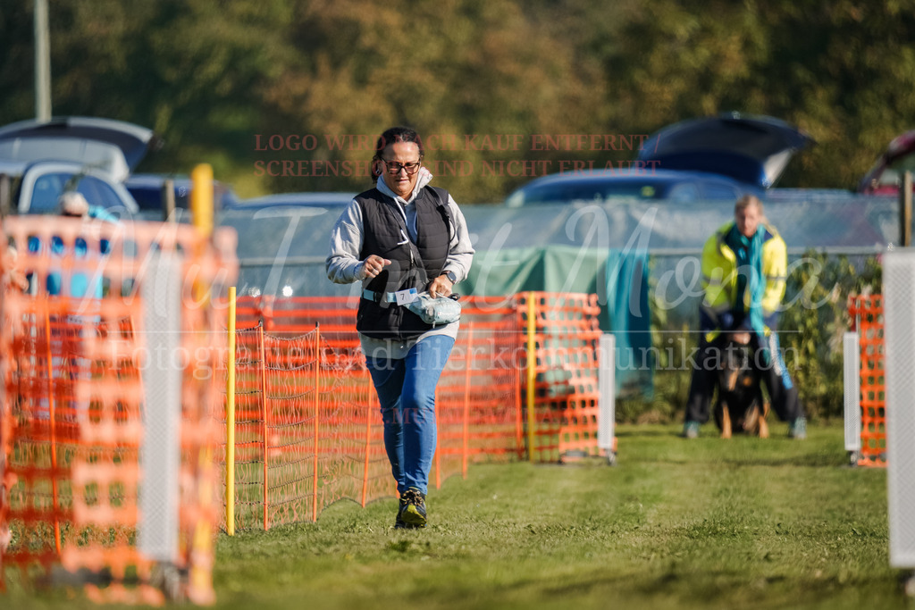 20250928_Hunderennen-43 | MuT (Mensch und Tier) mit Mona - Fotografie und Tierkommunikation - Realisiert mit Pictrs.com