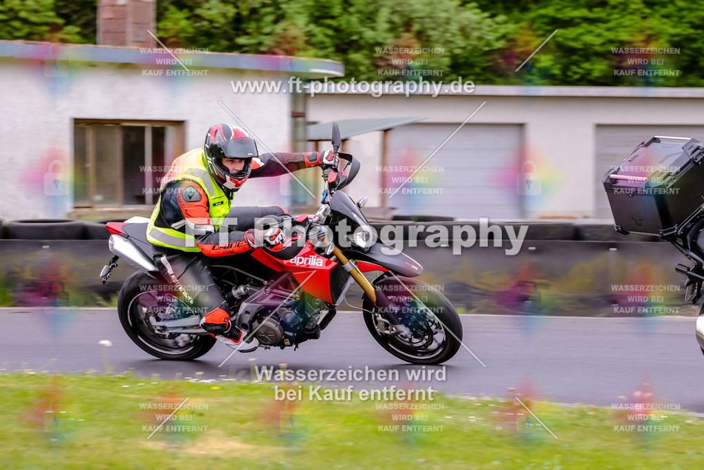 MotoTeamVBK-20668 | Hier findet Ihr Bilder von Touristenfahrten auf der Nürburgring Nordschleife oder von anderen Veranstaltungen die ich besucht habe. Viel Spass beim Durch Schauen 
