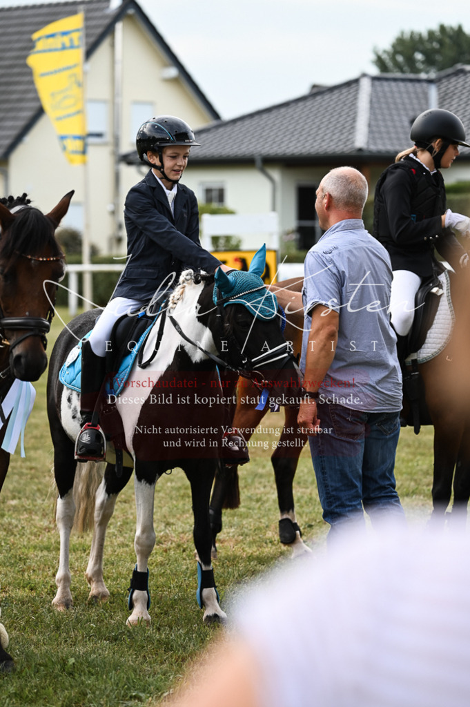 DSC_5772 | Pferde- und Turnierfotografie in Westsachsen. Pferdeportraits, Auftragszeichnungen und intuitive Kunst.
