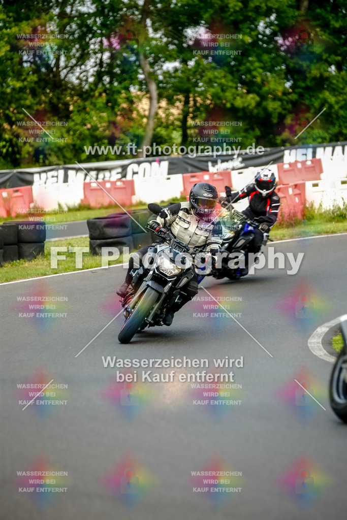 VBK-4570 | Hier findet Ihr Bilder von Touristenfahrten auf der Nürburgring Nordschleife oder von anderen Veranstaltungen die ich besucht habe. Viel Spass beim Durch Schauen 