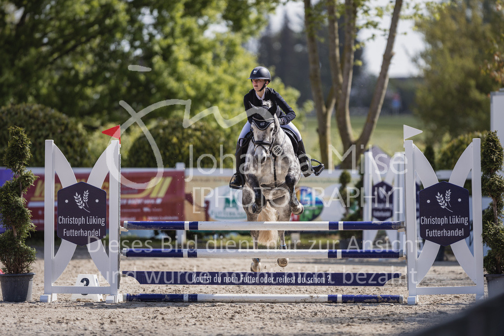 230518_MayDays_SprPf-A-117 | Deine schönsten Turniermomente als professionelle Fotos! Entdecke hochwertige Pferdesport-Fotografie im Online-Shop. Jetzt Fotos finden & bestellen!