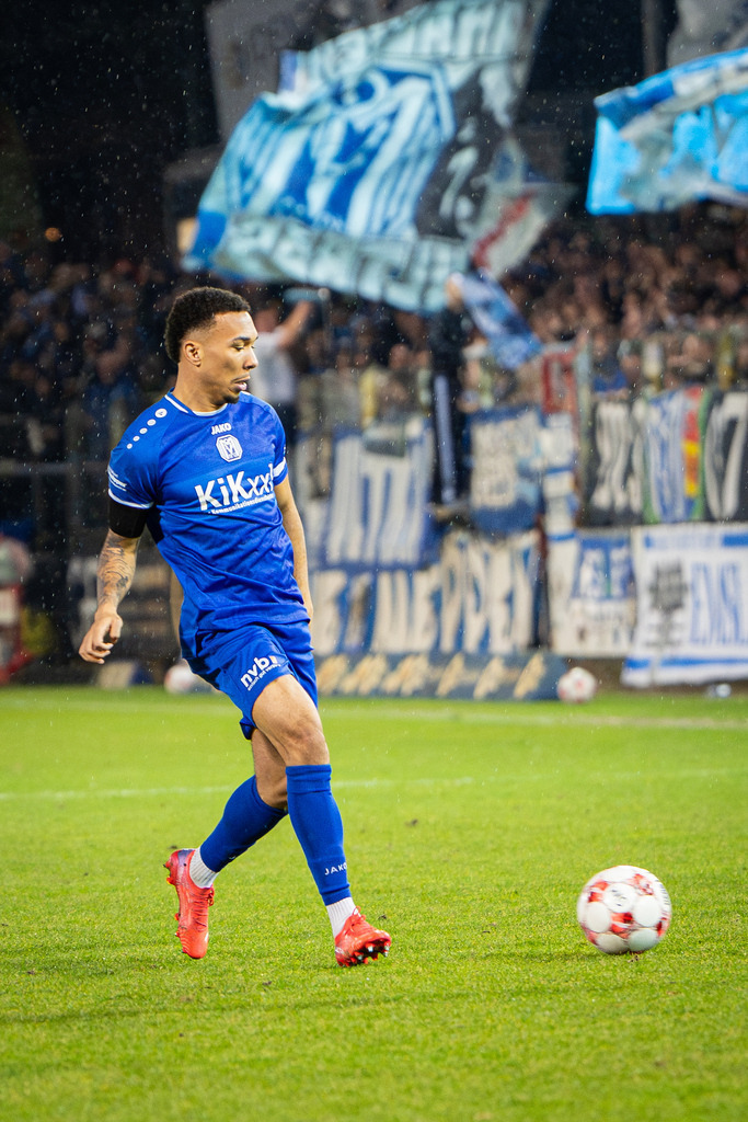 Fußball I Herren I Saison 2025-2026 I Regionalliga Nord I 24. Spieltag I SV Meppen - Hamburger SV II I 1581 | Oliver Schmitt (7, SV Meppen) - Realisiert mit Pictrs.com
