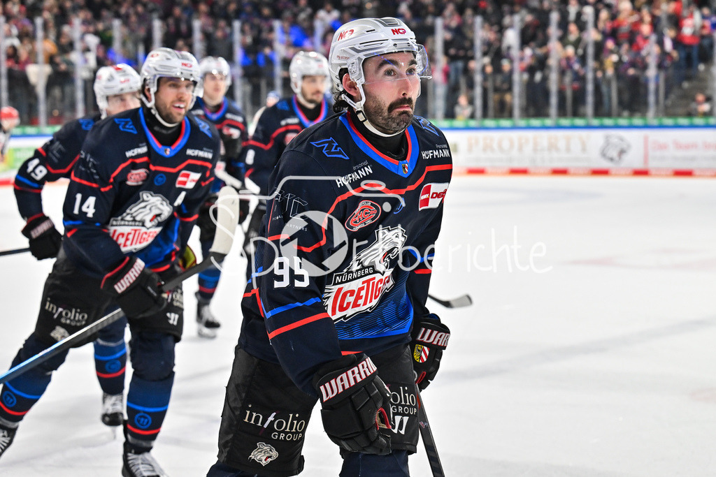 Nürnberg Ice Tigers - Augsburger Panther | NUREMBERG, GERMANY - 23. JANUARY: Jubel der Ice Tigers nach dem Treffer zum 3-1 durch Charlie GERARD (Nürnberg Ice Tigers 95) / Tor / Torschuetze / Freude / Happy während dem Match zwischen den Nürnberg Ice Tigers und den Augsburger Panthern am 42. Spieltag der Penny DEL in der PSD Bank Nürnberg Arena
