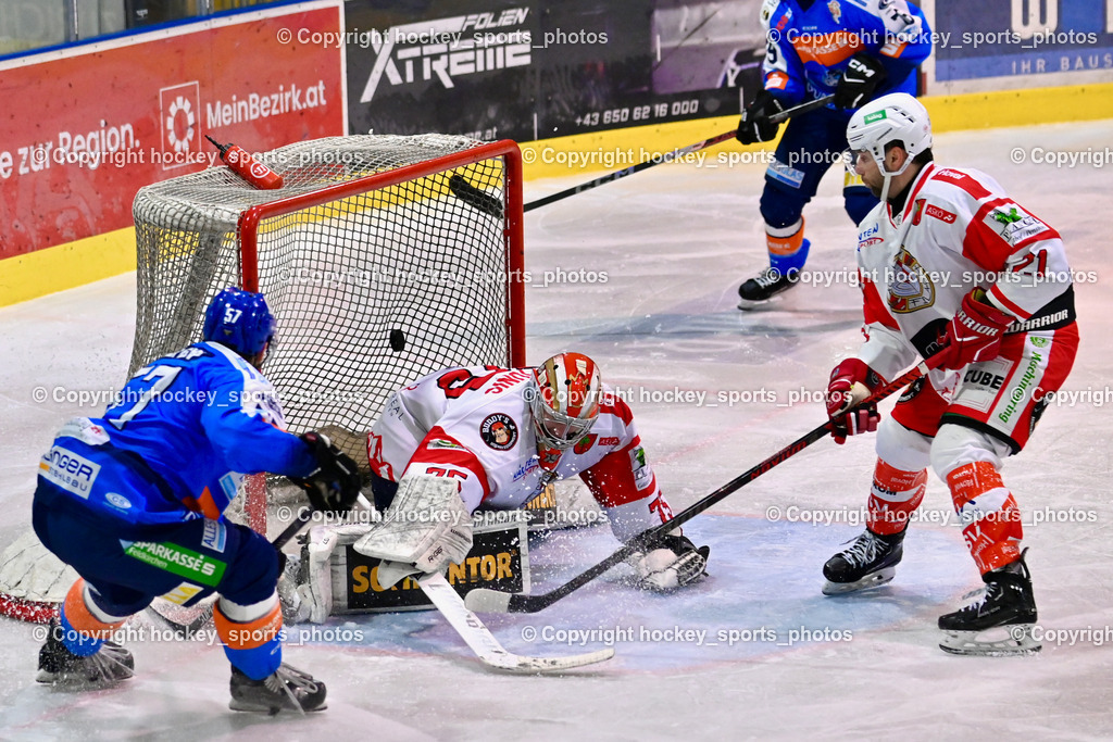 ESC Steindorf vs. ESV Ferlach  | Tor ESC Steindorf, #57 Wilfan Franz ESC Steindorf, #75 Kropiunig Ralf ESV Ferlach, #21 Kreuter David ESV Ferlach, ESC Steindorf vs. ESV Ferlach , ESC Steindorf vs. ESV Ferlach  am 15.02.2026 in Steindorf (Ossiachersee Halle), Austria, (Photo by Bernd Stefan)