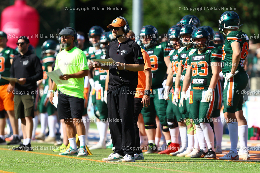 NH_KielBalticHurricanes_DüsseldorfPanther_GFL_23082025 | Timo Zorn (Headcoach, Kiel Baltic Hurricanes)Football I Herren I Erima German Football League Nord I Saison 2025 I 16. Spieltag I Kiel Baltic Hurruicanes - Düsseldorf Panther I 23.08.2025 I Kilia-Sportplätze