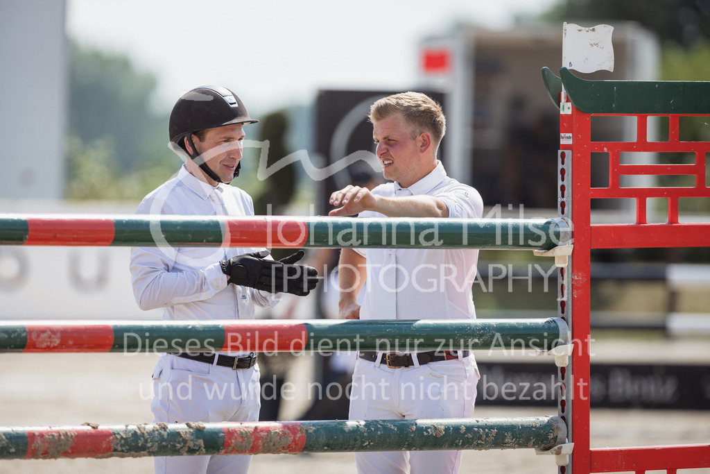 230624_PfSpTa_Youngster-S-302 | Deine schönsten Turniermomente als professionelle Fotos! Entdecke hochwertige Pferdesport-Fotografie im Online-Shop. Jetzt Fotos finden & bestellen!