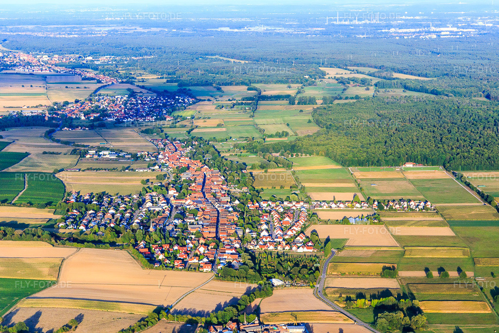Luftbild: Ortsansicht aus Westen zwischen Viehstrich und Bienwald in Freckenfeld im Bundesland Rheinland-Pfalz in Deutschland. Foto: IMG_117452.jpg vom 06.09.2019 durch Werner Riehm/FLY-FOTO.de