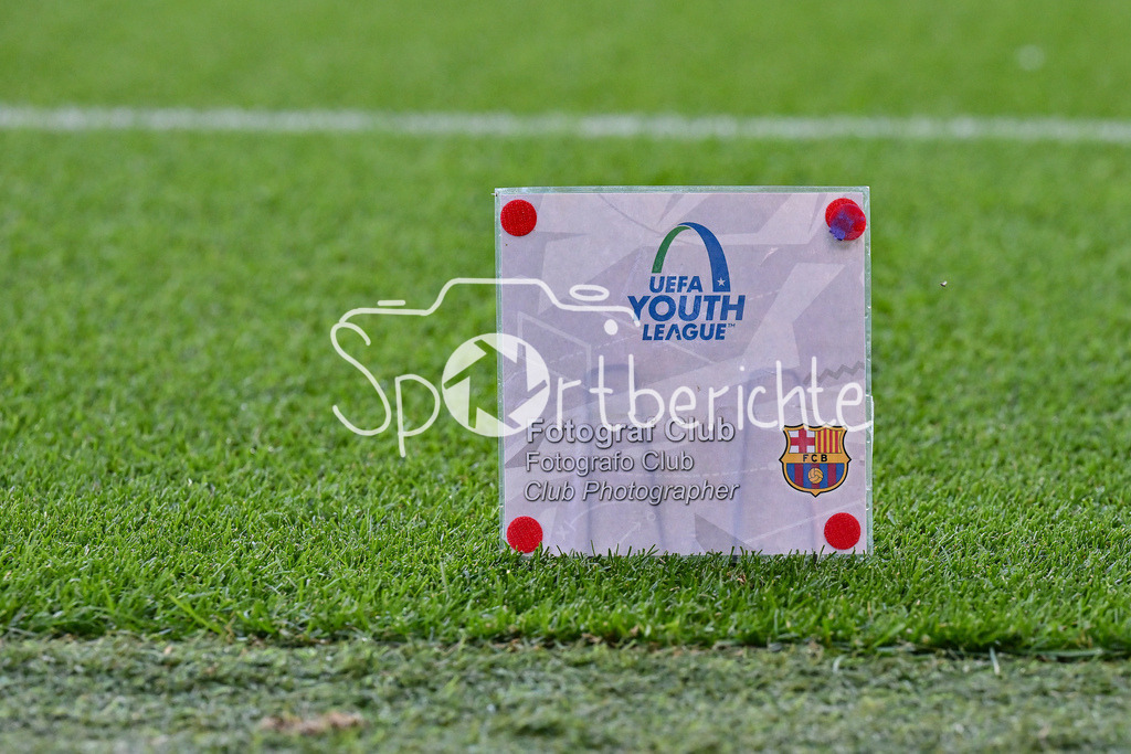 FC Barcelona U19 - FC Bayern München U19 | Teamfotograf FC Barcelona / Symbolbild / UEFA Youth League: FC Barcelona U19 - FC Bayern München U19, Estadi Johan Cruyff am am 23.10.2024