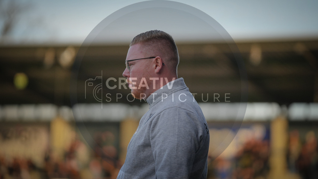 Fußball, Herren, Saison 2025/2026, Regionalliga Nordost, 30. Spieltag, FSV 63 Luckenwalde vs. SV Babelsberg 03, Freitag 17.04.2026, Karl-Liebknecht-Stadion Potsdam | Fußball, Herren, Saison 2025/2026, Regionalliga Nordost, 30. Spieltag, FSV 63 Luckenwalde vs. SV Babelsberg 03, Freitag 17.04.2026, Karl-Liebknecht-Stadion Potsdam, Im Bild: Johannes Lau (Trainer Babelsberg) - Realisiert mit Pictrs.com