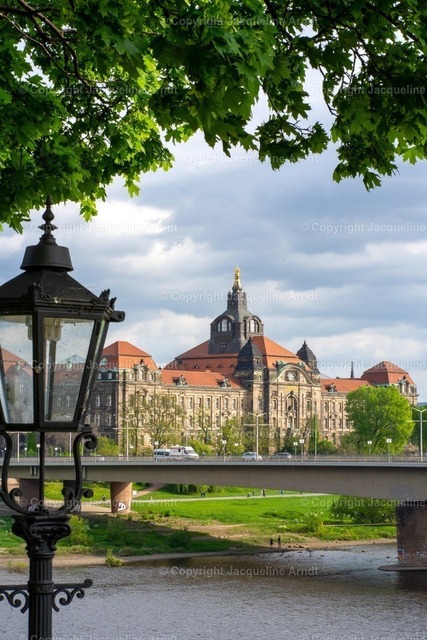 Carolabrücke_ | Fotografie Photography Dresden Photoshooting  Fotoshooting Fotografin Dresdencity Bilder  Foto Dresdenvideos Kalender Postkarten Bilderdownload Portrait Hochzeitsfotografie Familienfotos Bewerbungsbilder Studiofotografie Fotograf Dresdenbilder Business - Realisiert mit Pictrs.com