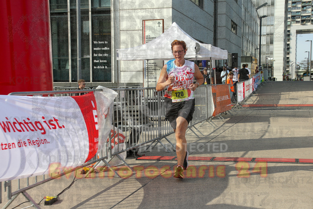 250920_1555_EX1_0842 | Sportfotografie im Rhein-Sieg Kreis, Köln, Bonn, NRW, Rheinland Pfalz, Hessen, etc. Unser Tätigkeitsfeld umfasst den Laufsport vom Volkslauf über den Marathon, Duathlon, Triathon bis zum Ultralauf wie Kölnpfad Ultra oder Schindertrail.