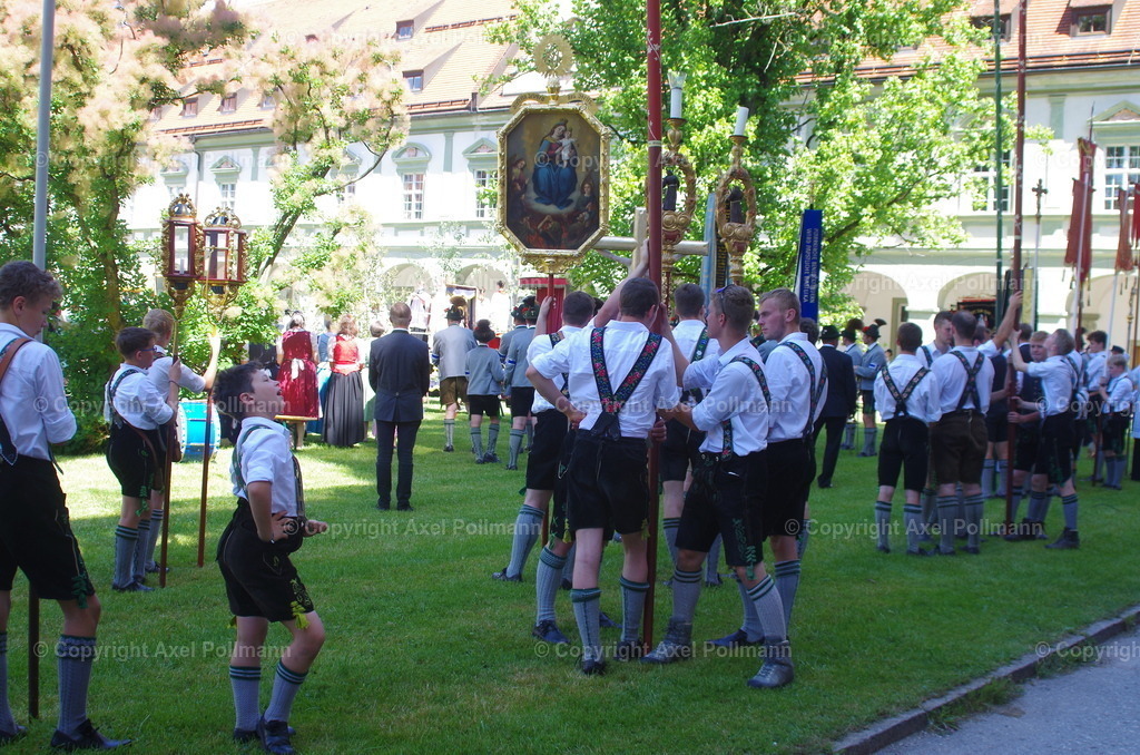 IMGP6693 | fotografiert von Axel PollmannLeonhardi Wallfahrt Benediktbeuern und Murnau, Fronleichnam, Fasching, Landschaft im Loisachtal und Benediktbeuern  - Realisiert mit Pictrs.com