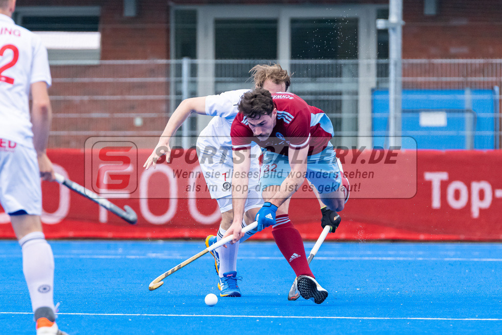 HK_20230415_106963 | 1. Bundesliga Herren Crefelder HTC - UHC Hamburg am 14.4.2023 Crefelder HTC, Krefeld , Schwarzhaupt Benedikt ( UHC Hamburg #32 ) , Linus Michler ( Crefelder HTC #7 )