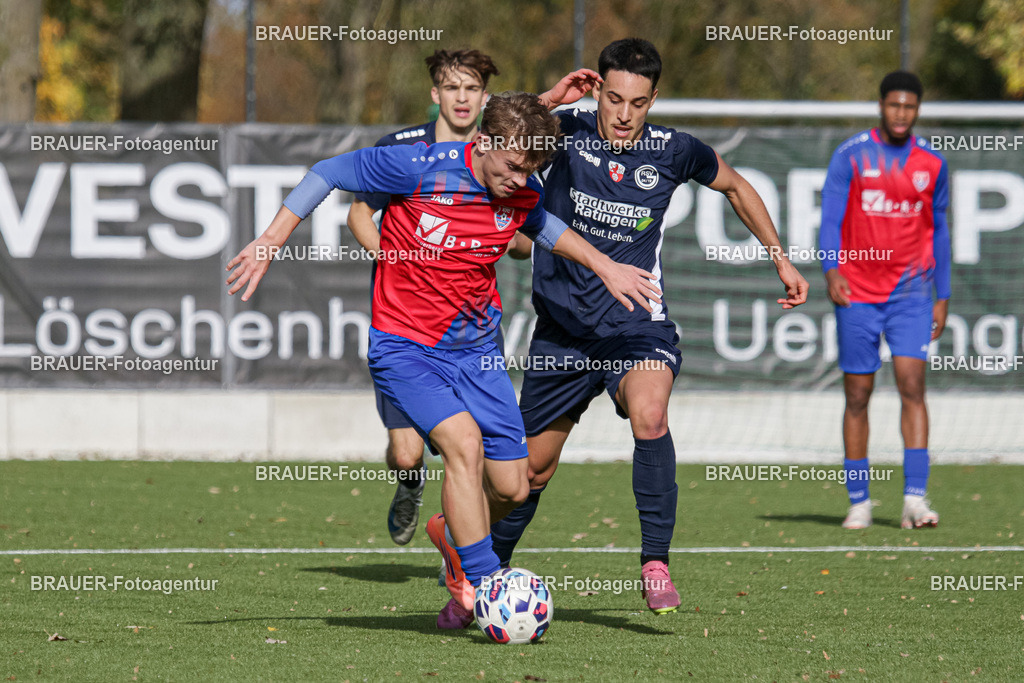 02.11.2025: A-Jugend-Niederrheinliga KFC Uerdingen - RSV Ratingen | Krefeld, Deutschland, 02.11.2025: Bartlomiej Gondek(KFC Uerdingen) im Kampf um den Ball während des A-Jugend Niederrheinliga Spiels zwischen KFC Uerdingen  - RSV Ratingen am 02.11. 2025 am Löschenhofweg in Krefeld, Deutschland. (Foto Ralph Görtz / Brauer-Fotoagentur)
