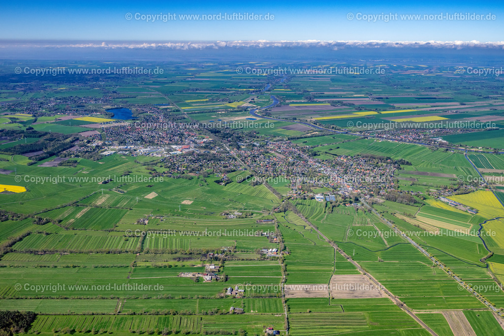 Hemmoor_ELS_0442290423 | HEMMOOR 29.04.2023 Ortsansicht am Uferbereich " der Keidesee " Hotspot für Taucher in Deutschlandin Hemmoor im Bundesland Niedersachsen, Deutschland. Weiterführende Informationen bei: Tauchbasis Kreidesee GmbH & Co. KG. // Town view on the bank area "Keidesee" hotspot for divers in Germanyin Hemmoor in the state Lower Saxony, Germany. Further information at: Tauchbasis Kreidesee GmbH & Co. KG. Foto: Martin Elsen