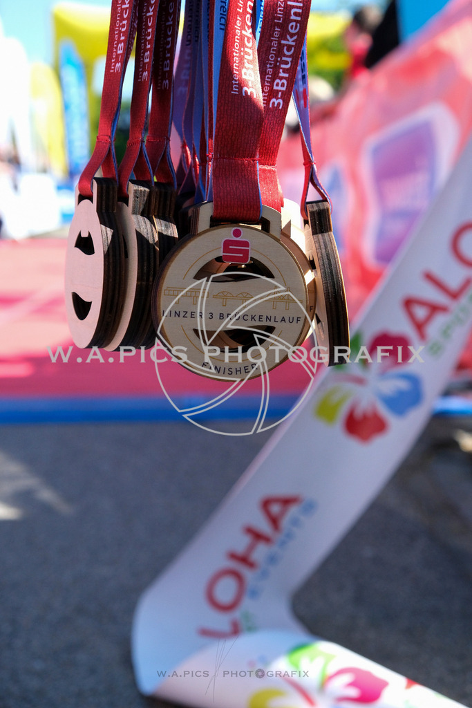 ..... | LINZ,AUSTRIA,27.April 24, Int. 3 Brückenlauf Linz  , Image shows: Photo: WAPICS / Michael ring
