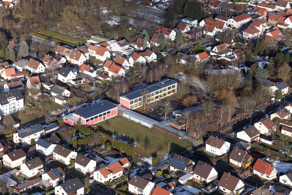 Luftbild: Hainbachschule im Ortsteil Niederhochstadt in Hochstadt im Bundesland Rheinland-Pfalz in Deutschland. Foto: IMG_096253.jpg vom 15.01.2017 durch Werner Riehm/FLY-FOTO.de