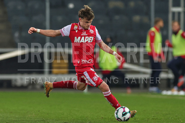 Austrian Bundesliga: Grazer AK 1902 vs LASK | GRAZ, AUSTRIA, 13.DEC.25 - SOCCER - ADMIRAL Bundesliga, Grazer AK 1902 vs LASK. The image shows Thomas Schiestl (GAK).