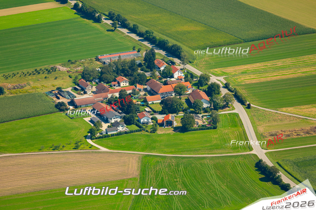 Das Luftbild zeigt : Unterasbach Anzing - Die Luftaufnahme wurde 2024 vom UL-Flugzeug aus erstellt ( keine Drohne ) - Hochauflösende Luftaufnahme - Für grossformatige Ausdrucke geeignet. Die Geschenkidee !Mit Lizenz und Bildrechte bestellbar