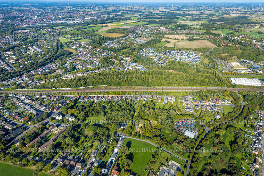 Hamm250901453 | Luftbild, Wohngebiet Am Heimshof, Bahnlinie und Waldgebiet, Neubau Wohngebiet Sachsenring, Stadtbezirk Heessen, Hamm, Ruhrgebiet, Nordrhein-Westfalen, Deutschland
