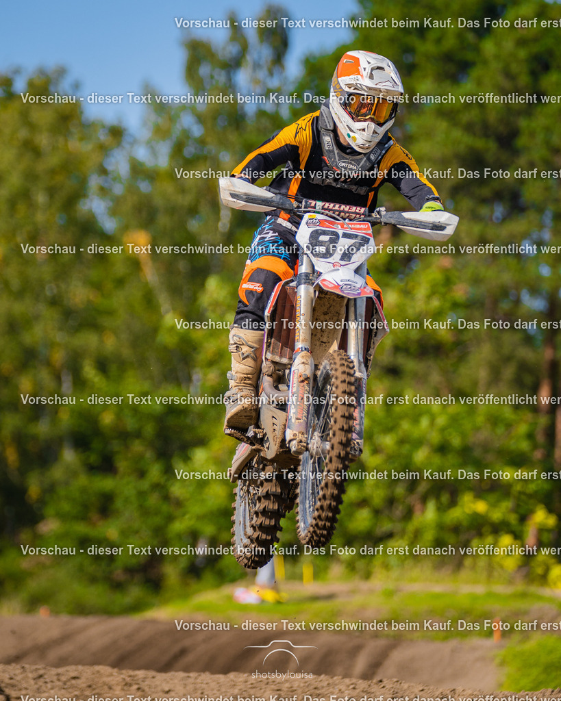 09_21_LM_Schenkenhorst-8284 | Sportfotografin aus Berlin-Brandenburg mit Fokus auf Motocross. Ich halte deine sportliche Leistung und echte Emotionen auf und neben der Strecke professionell fest. Entdecke die Fotos von deinem Rennen und bestelle sie direkt hier im Shop.