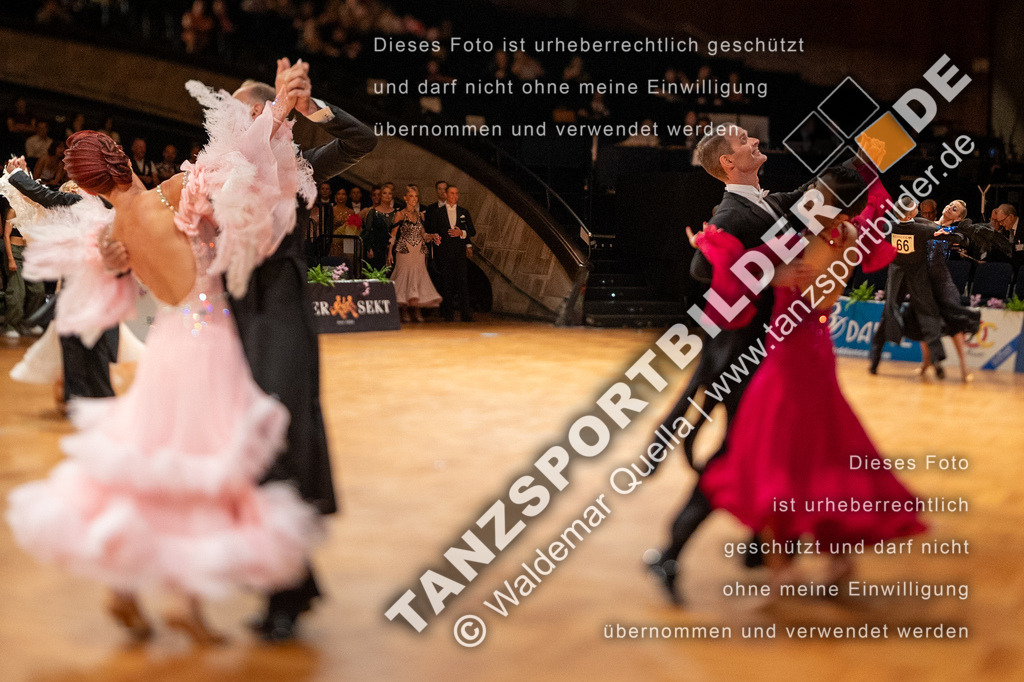 20230812-02932 | Hier finden Sie Tanz Bilder vom Latein und Standard Formationen tanzen. Sportbilder vom Tanzsport. Schöne Fotos und von Weltmeisterschaft, Europameisterschaft, Bundesliga, Regionalliga, Oberliga und Landesliga sowie von GOC Stuttgart, DanceComp, WM Bremen