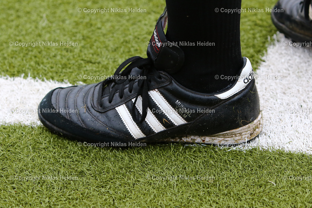 NH_USCPaloma_ETSVHamburg_LottoPokal_01042024 | Ein Schuh auf dem Kunstrasenplatz.

Lotto-Pokal I Halbfinale I 01.04.2024