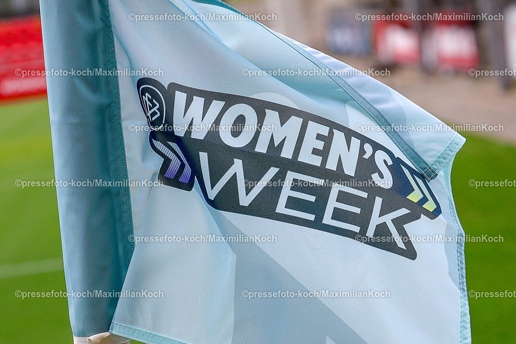 xsscx17052601044 | 17.05.2026, xsscx, Frauen Fussball, Bayer 04 Leverkusen - Werder Bremen, 1. Fussball Bundesliga, 26. Spieltag, Ulrich-Haberland-Stadion, Saison 2025 2026: Fahne zur DFL Women's Week DFB regulations prohibit any use of photographs as image sequences and or quasi-video. Photo: xSandraxScherningxPressefotoKochx