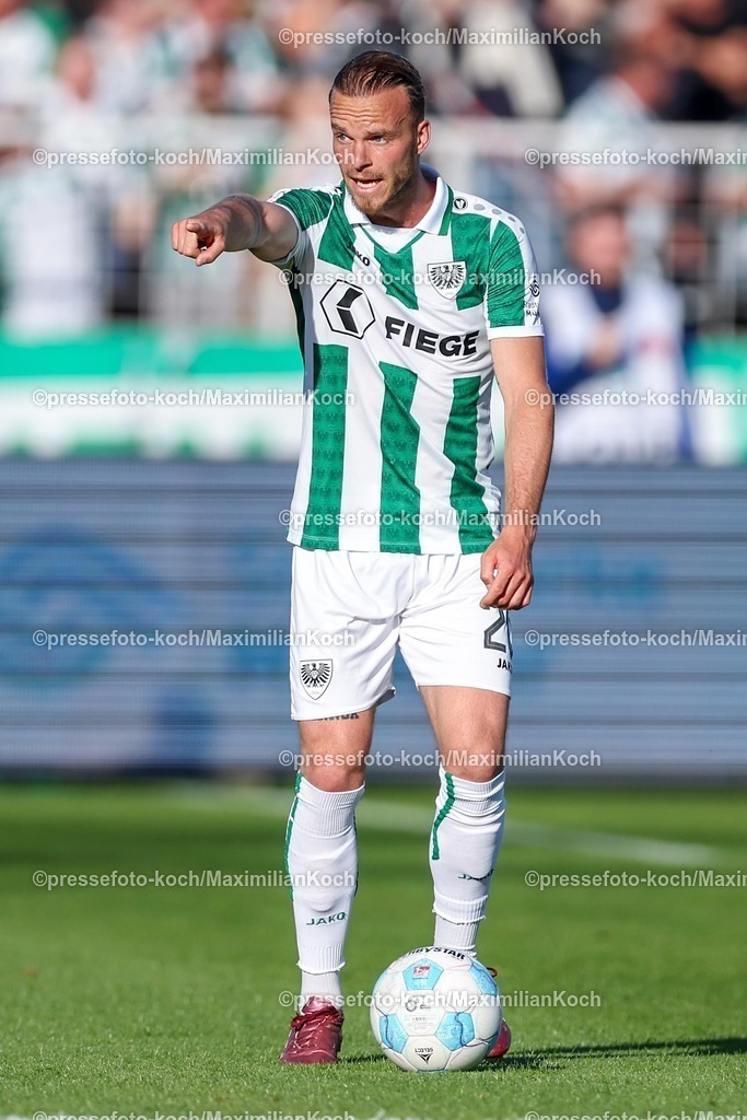 SCP09052502219 | 09.05.2025, Fußball, Preußen Münster - Hertha BSC, 2. Fußball Bundesliga, 33. Spieltag, Preußenstadion, Saison 2024 2025: Jorrit Hendrix (Preussen Muenster #20) DFB regulations prohibit any use of photographs as image sequences and or quasi-video.