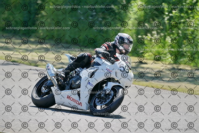 26BT01-0899 | 059 - Realisiert mit Pictrs.com