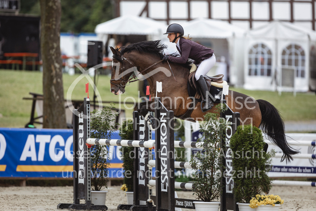 240712_BHO_L-Springen-319 | Deine schönsten Turniermomente als professionelle Fotos! Entdecke hochwertige Pferdesport-Fotografie im Online-Shop. Jetzt Fotos finden & bestellen!