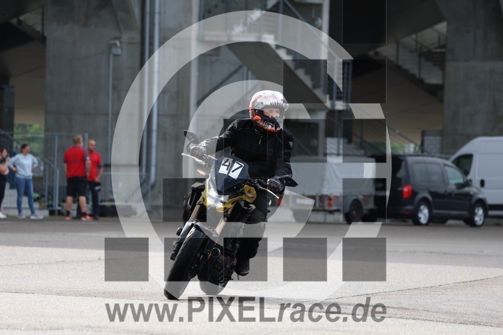 0047-20250615_00038 | Schöne Erinnerungen an spannende Momente - das festzuhalten ist unser Job. PIXELrace.de ist seit 2003 auf den Rennstrecken Europas unterwegs um die Action draußen beim Fahren und die wunderbare Stimmung imm Fahrerlager für euch einzufangen.