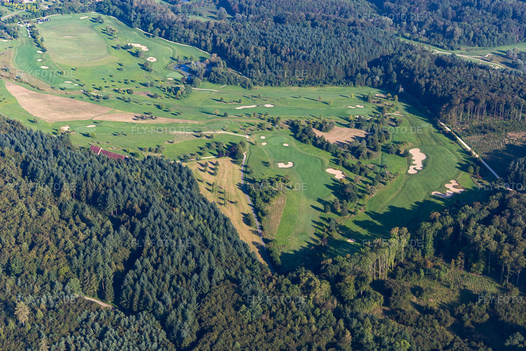 Luftbild: Orsingen-Nenzingen, Schloss Langenstein, Golfplatz Der Country Club im Ortsteil Orsingen in Orsingen-Nenzingen im Bundesland Baden-Württemberg in Deutschland. Foto: IMG_094254.jpg vom 27.08.2016 durch Werner Riehm/FLY-FOTO.de