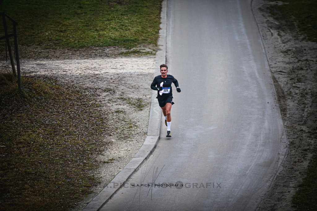 ..... | Linz, AUSTRIA,14. Dezember 25, ALOHA WINTERLAUF DEZEMBER 25 , Image shows: Photo: WAPICS / Andreas Willdoner