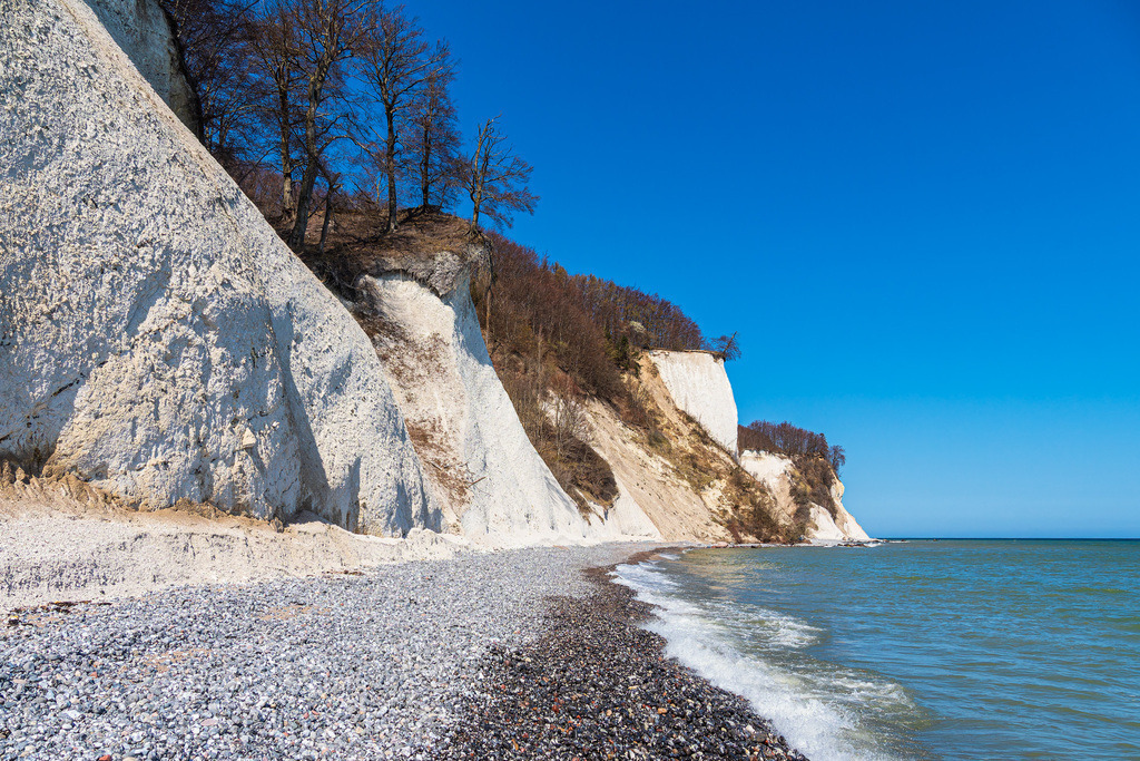 Kreidefelsen an der Küste der Ostsee auf der Insel Rügen | Kreidefelsen an der Küste der Ostsee auf der Insel Rügen.