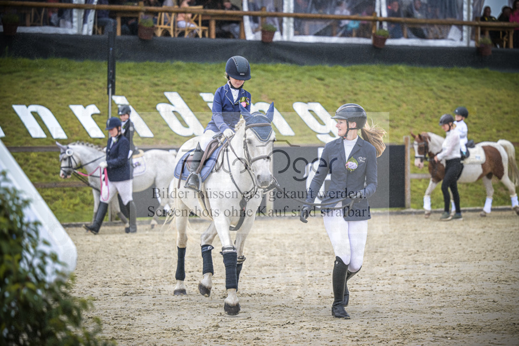 DOS_0127 | Entdecke hochwertige Reitturnierfotos von Foto Oger. Professionell, emotional und authentisch – jetzt Lieblingsmomente im Shop bestellen.Deutschlandweite Turnierfotografie. - Realisiert mit Pictrs.com