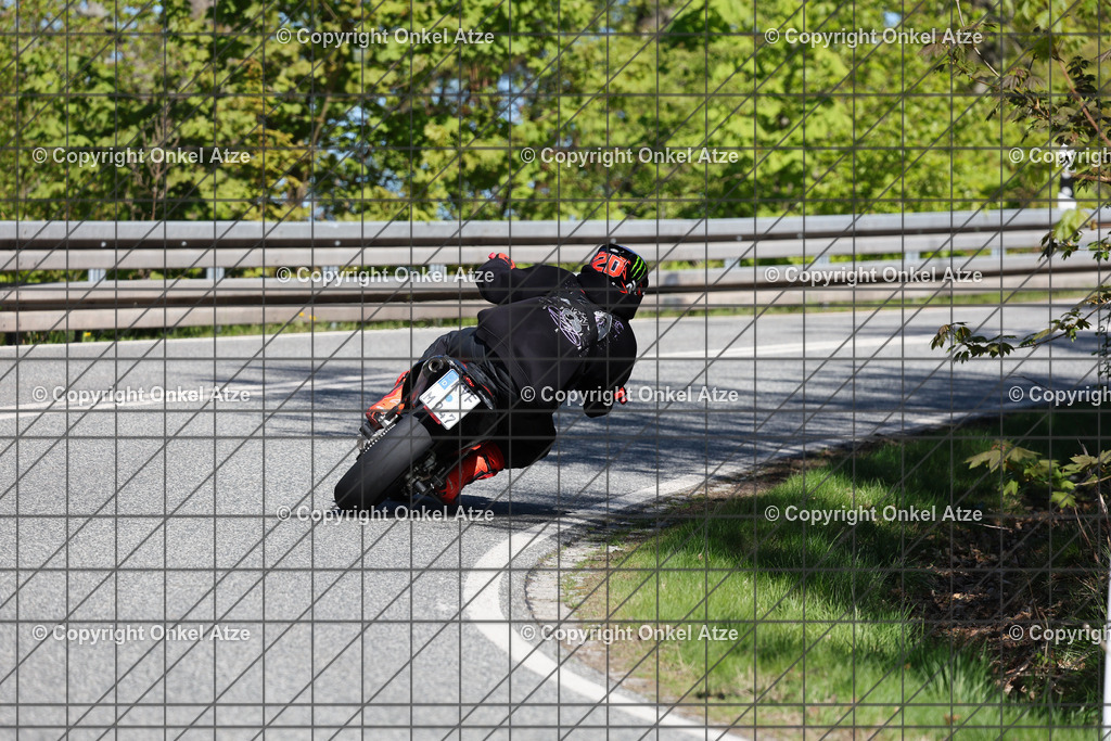 IMG_9294 | Fotograf am Kyffhäuser. Onkel Atze. Kyffhäuser Rennstrecke. Café36. Motorsportfotografie. - Realisiert mit Pictrs.com