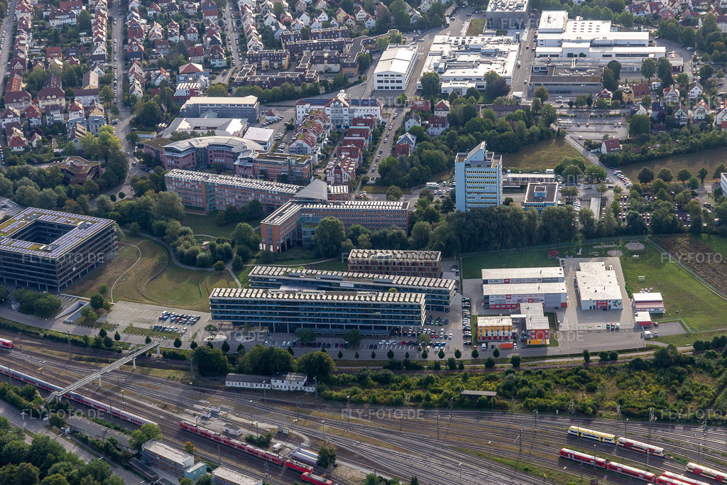 Luftbild: Landratsamt, Regierungspräsidium im Ortsteil Feuerhägle in Tübingen im Bundesland Baden-Württemberg in Deutschland. Foto: IMG_008568.jpg vom 27.08.2020 durch Werner Riehm/FLY-FOTO.de