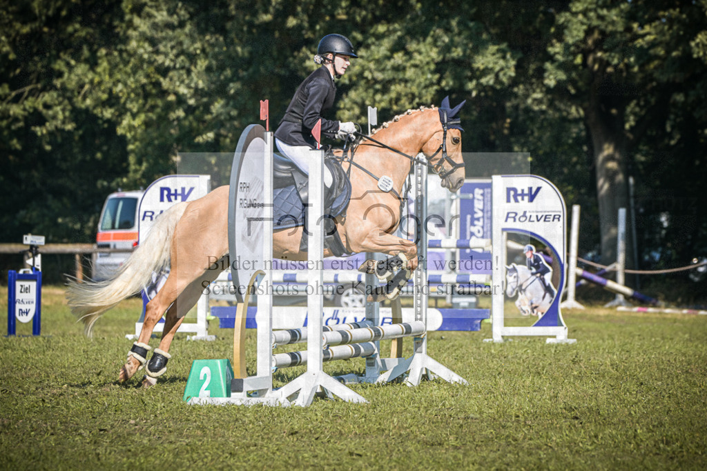 DOS_0740 | Entdecke hochwertige Reitturnierfotos von Foto Oger. Professionell, emotional und authentisch – jetzt Lieblingsmomente im Shop bestellen. - Realisiert mit Pictrs.com