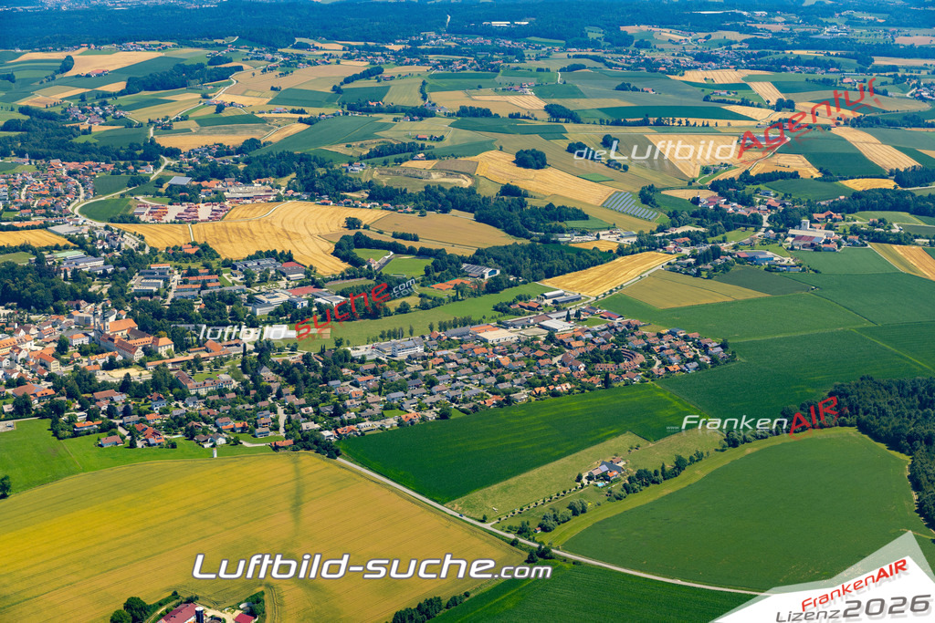 Aktuelles Luftbild von  Fürstenzell - Die Luftaufnahme wurde 2022 mittels UL-Flugzeug erstellt ( keine Drohne ) - hochauflösende Kamera-Systeme von  Canon -Beste Qualität - Für grossformatige Ausdrucke geeignet. Die Geschenkidee !