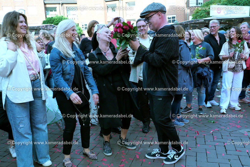 29.08.2025 Johnnys Leidenschaft bei den DIN Tagen 2025 | 29.08.2025 Johnnys Leidenschaft gibt auf der Altmarktbühne in Dinslaken bei den DIN Tagen 2025 ein Konzert. - Realisiert mit Pictrs.com