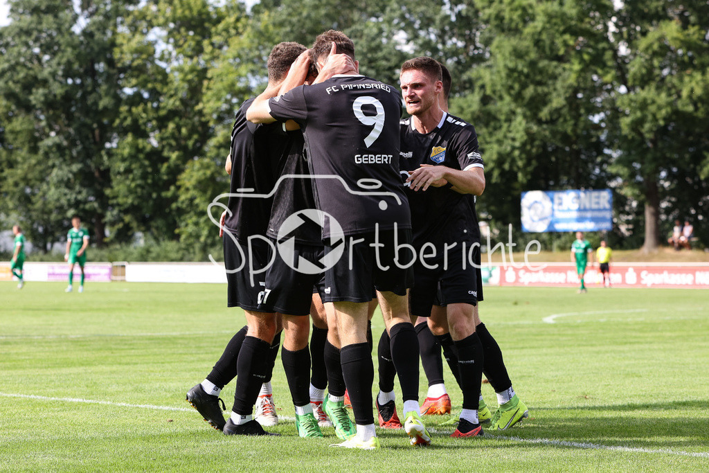 TSV 1861 Nördlingen - FC Pipinsried | Jubel nach dem Treffer zum 1-2 druch Florian GEBERT (FCP #9)