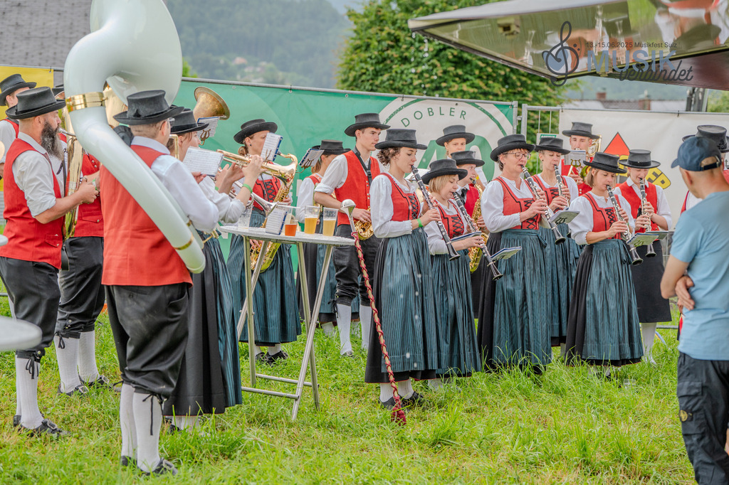 DSC_4883 | "Fussifoto.com – Ihr Ansprechpartner für hochwertige Fotografie! Entdecken Sie kreative Bilder und professionelle Dienstleistungen. Kontaktieren Sie uns für Ihre Projekte!"